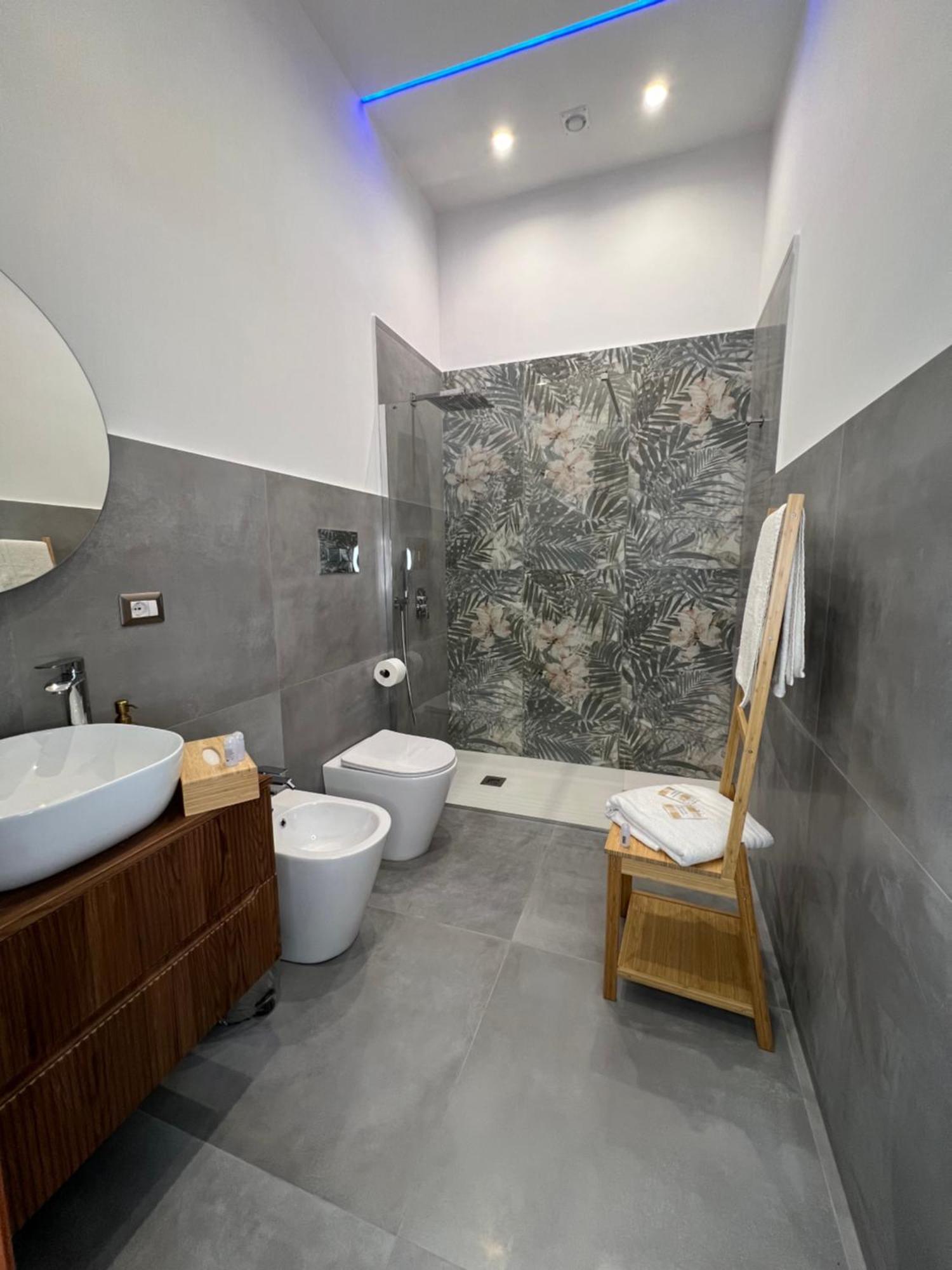 Apartamento Ninetta A Toledo Nápoles Exterior foto